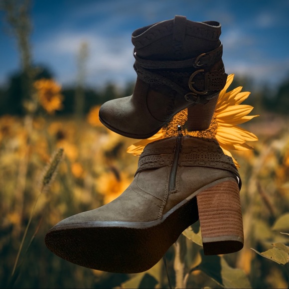 Not Rated Khaki Kandinsky Booties - Picture 1 of 10